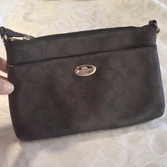 COACH Leather Wallet/ wristlet - Picture 3 of 8